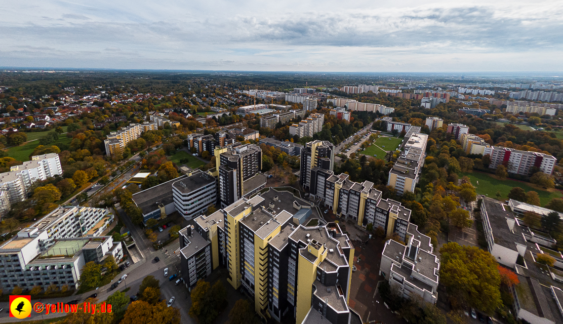 13.10.2022 - Marx-Zenrtum am Karl-Marx-Ring in Neuperlach